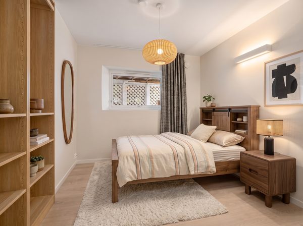 Chambre réaménagée en ambiance japandi par DecoScale